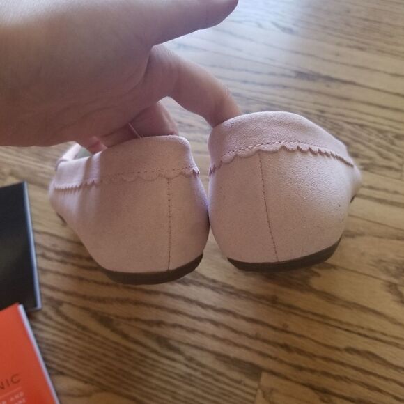 NWOT Vionic Leather Shoes - Picture 3 of 8